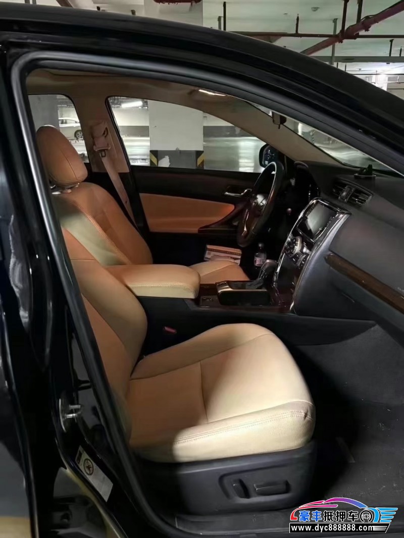 14年丰田锐志轿车抵押车出售