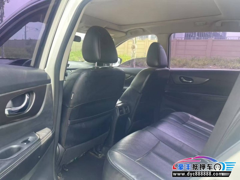 15年日产奇骏轿车抵押车出售