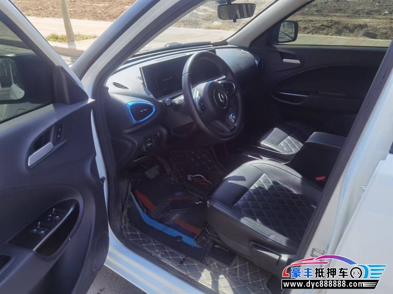 21年欧拉白猫轿车抵押车出售