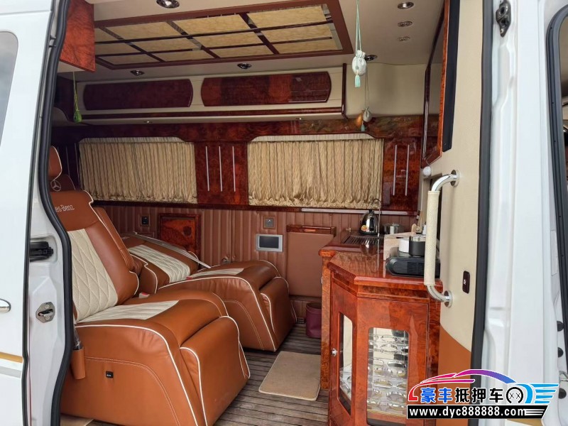 15年奔驰斯宾特轿车抵押车出售