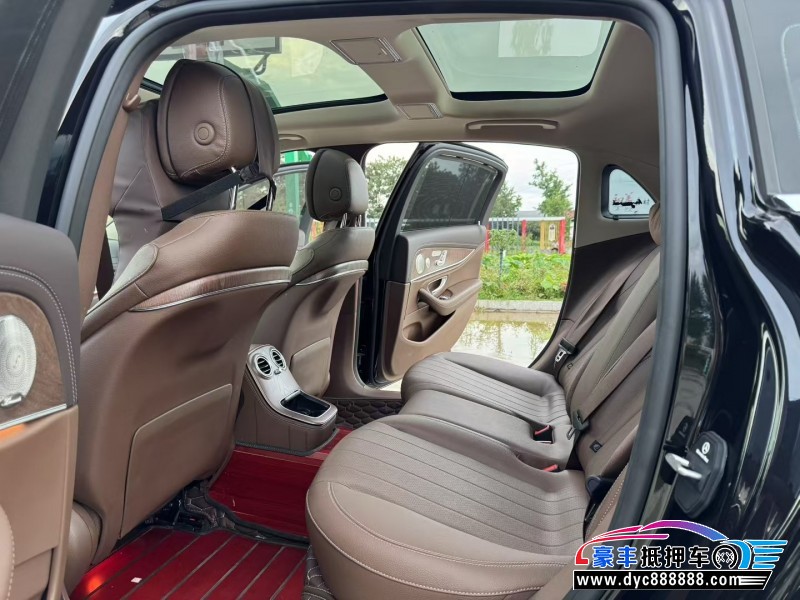 22年奔驰E轿车抵押车出售