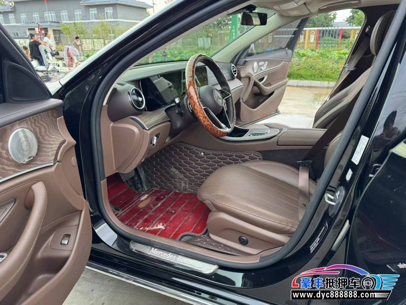 22年奔驰E轿车抵押车出售