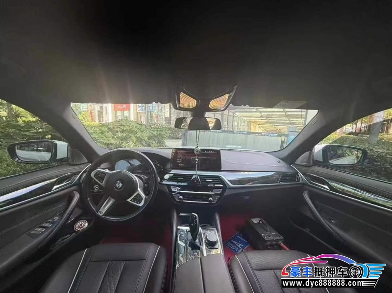 22年宝马5系轿车抵押车出售