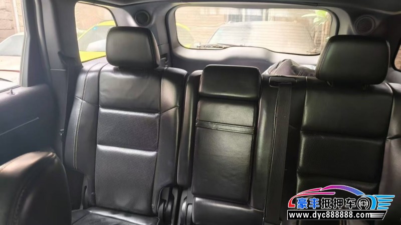 15年Jeep大切诺基轿车抵押车出售