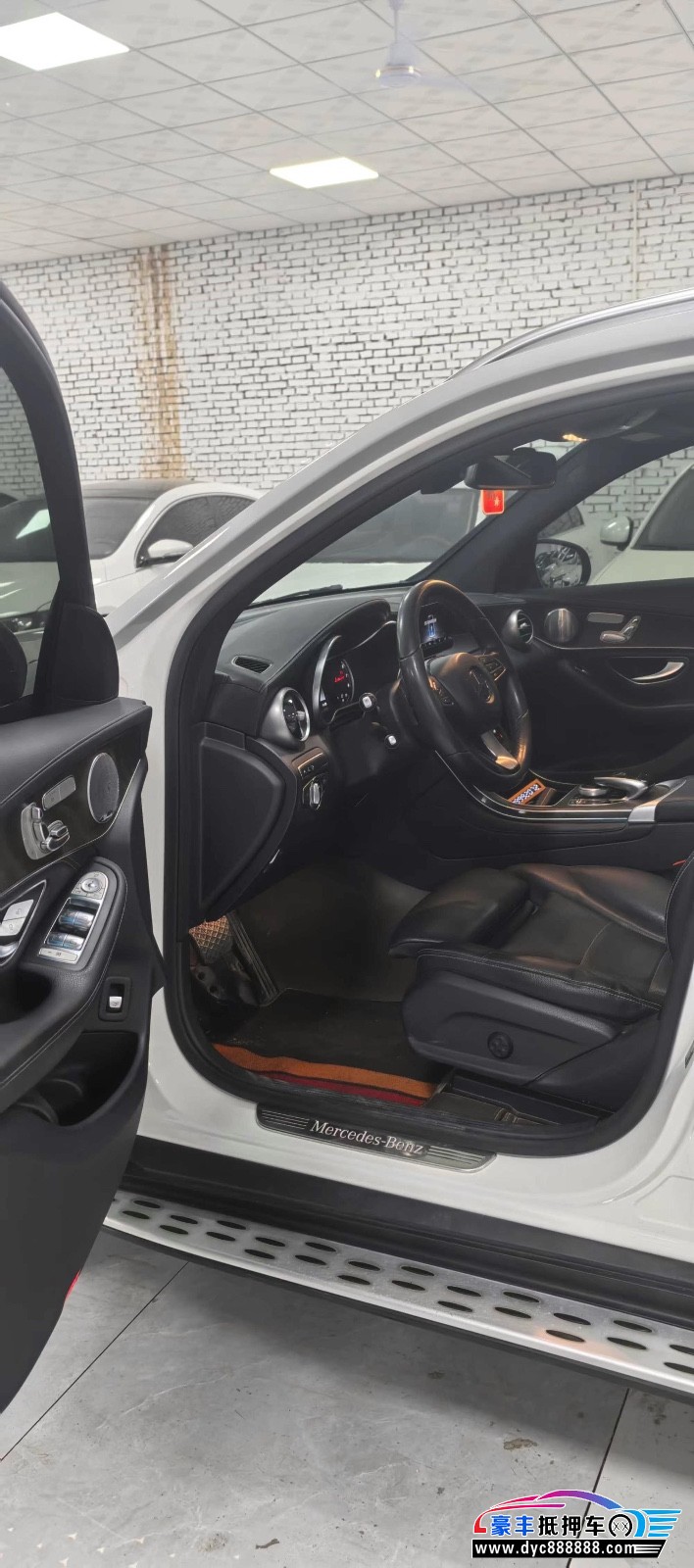 19年奔驰GLC轿车抵押车出售