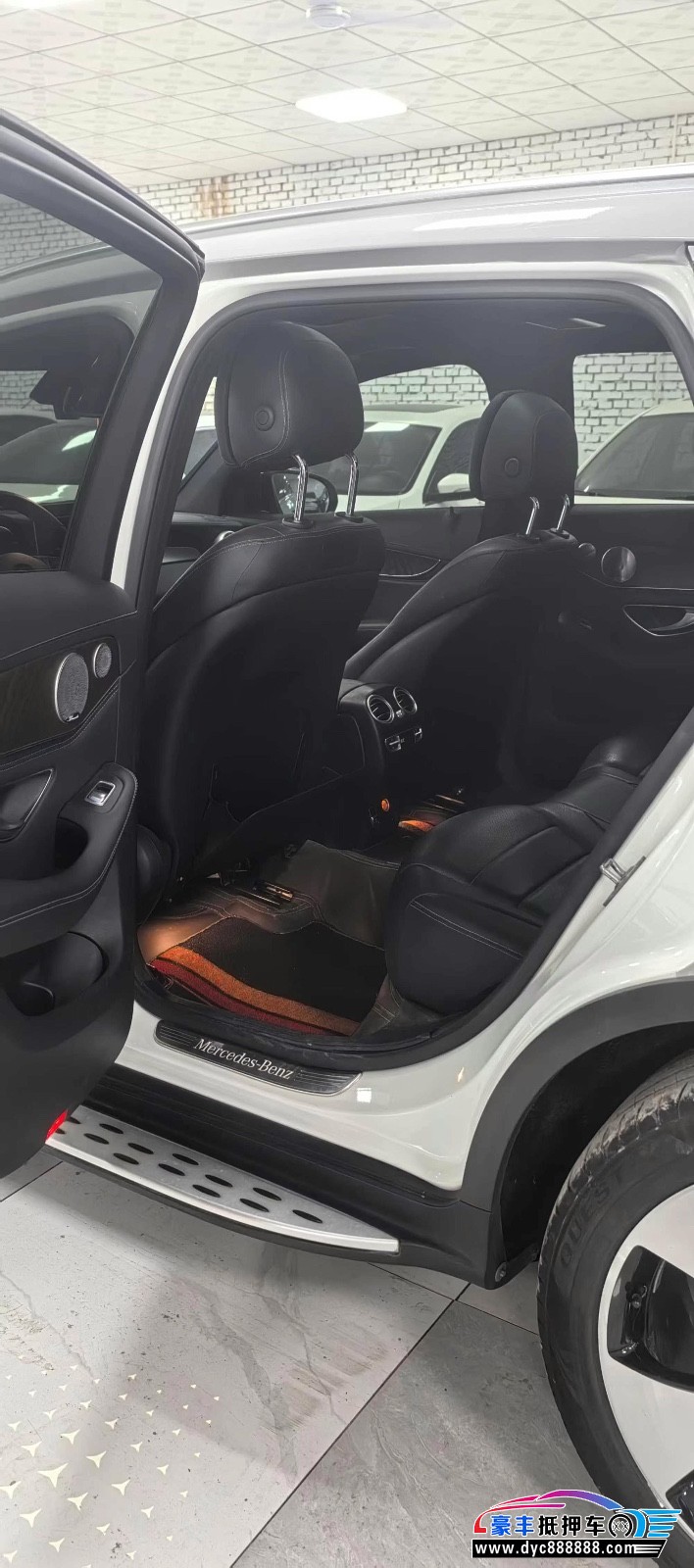 19年奔驰GLC轿车抵押车出售