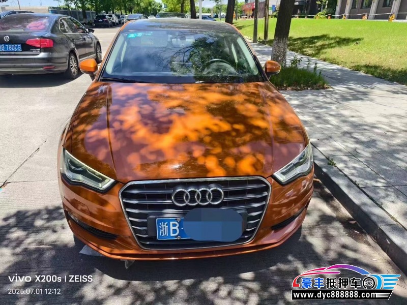 17年奥迪A3轿车抵押车出售