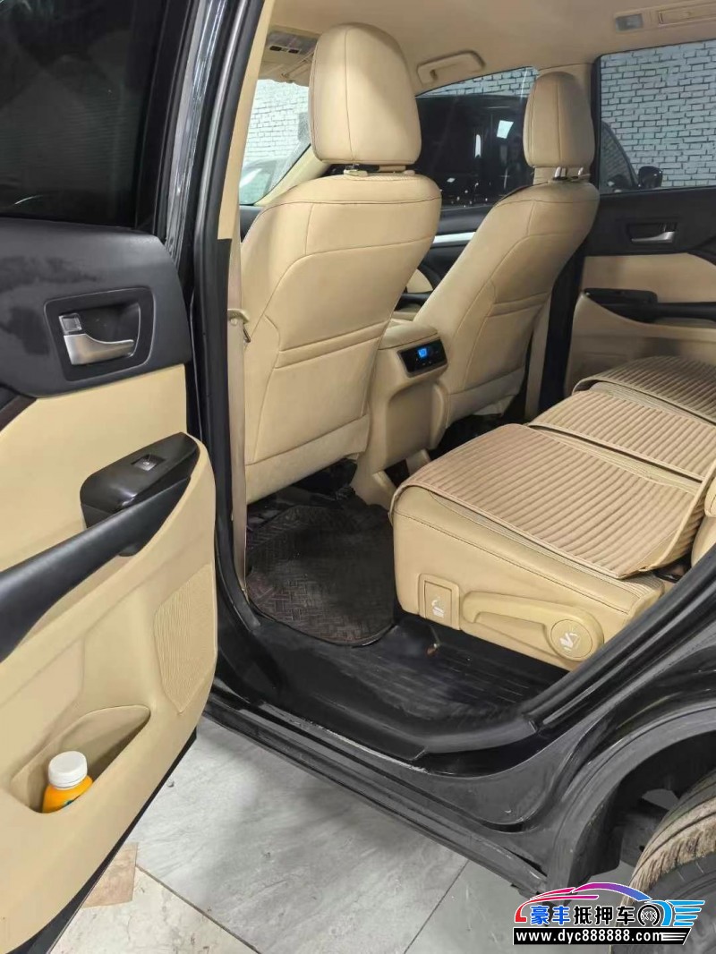 19年丰田汉兰达轿车抵押车出售