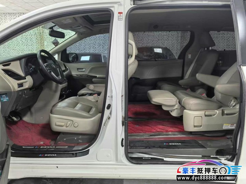 20年丰田塞纳轿车抵押车出售