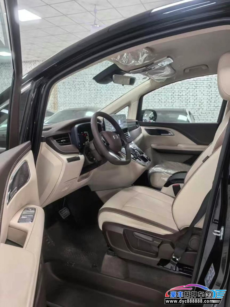 24年奔腾M9轿车抵押车出售