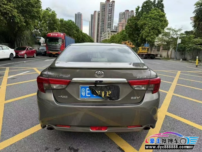 13年丰田锐志轿车抵押车出售