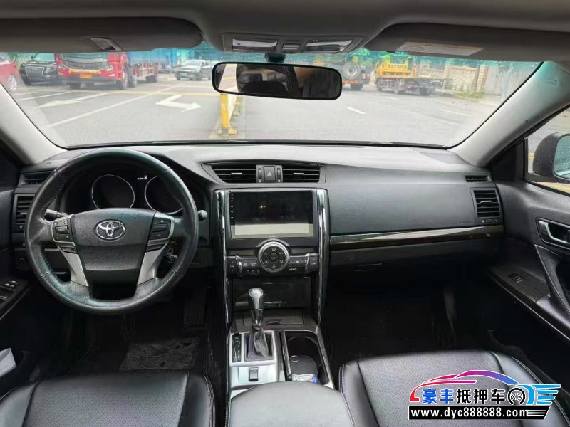 13年丰田锐志轿车抵押车出售