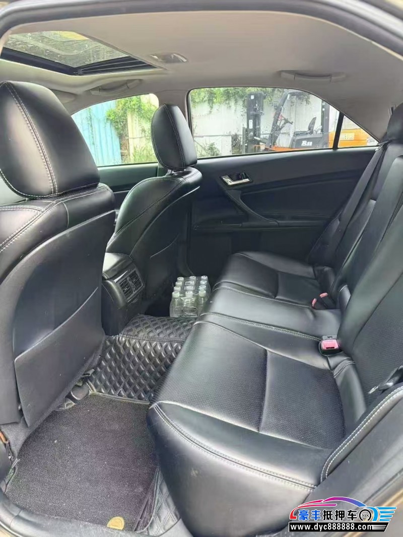 13年丰田锐志轿车抵押车出售