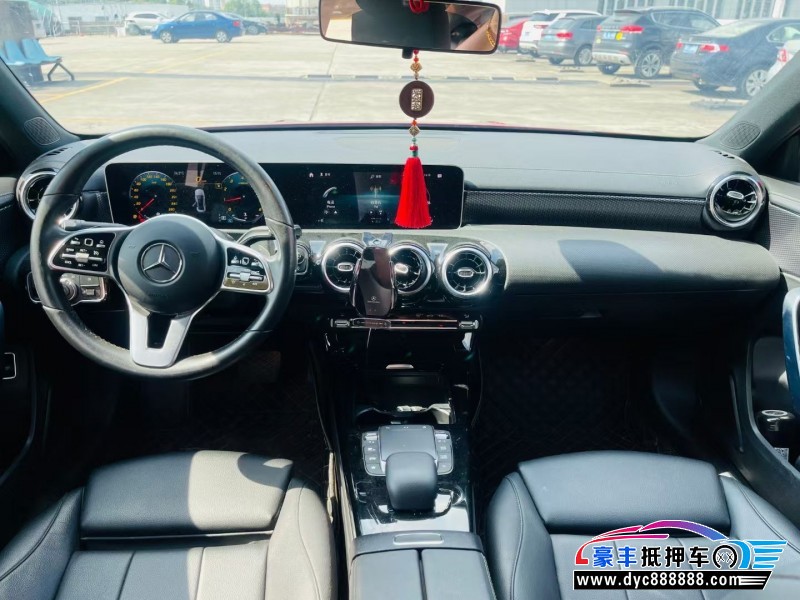 20年奔驰A轿车抵押车出售