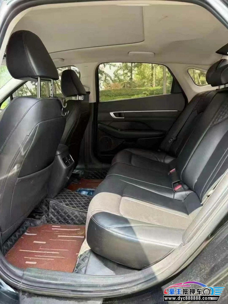 20年现代索纳塔轿车抵押车出售