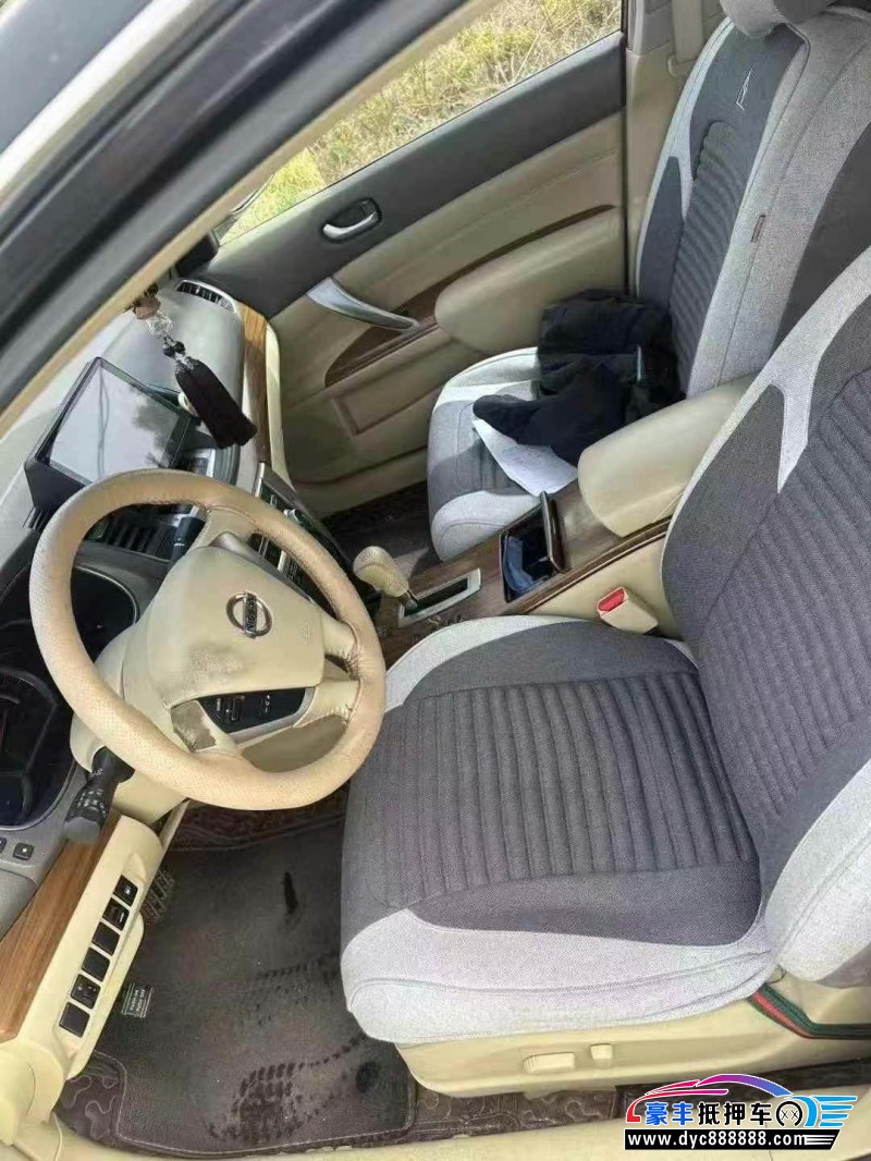 12年日产天籁轿车抵押车出售