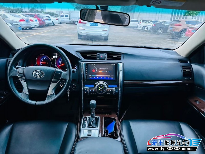 14年丰田锐志轿车抵押车出售