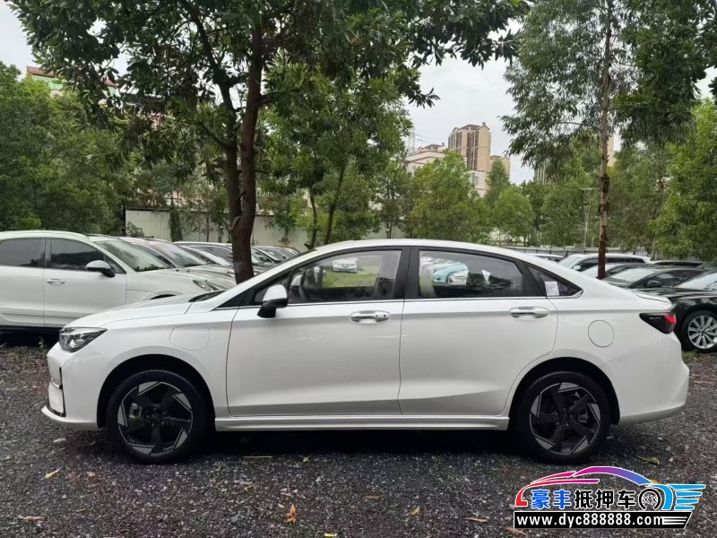 25年北汽新能源EU系列轿车抵押车出售