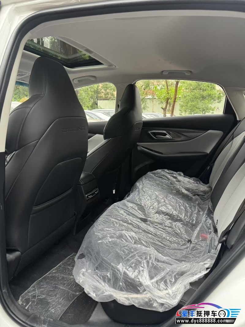 25年北汽新能源EU系列轿车抵押车出售