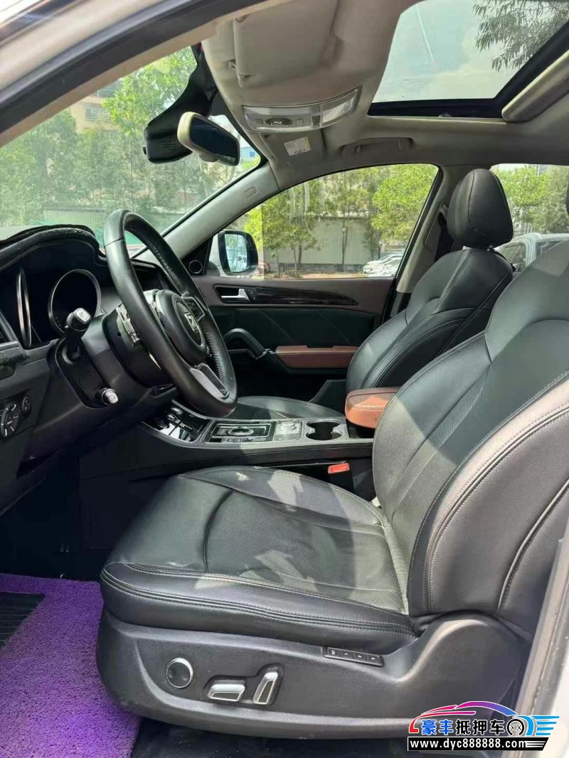 18年众泰T600轿车抵押车出售