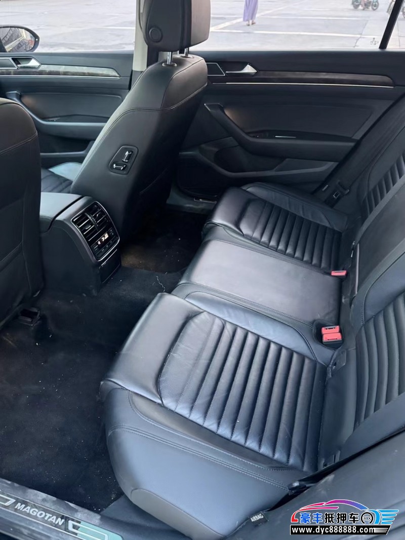 19年大众迈腾轿车抵押车出售