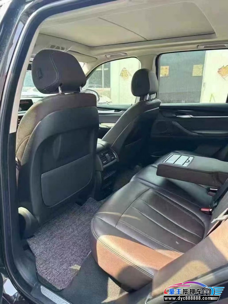 16年宝马X5轿车抵押车出售