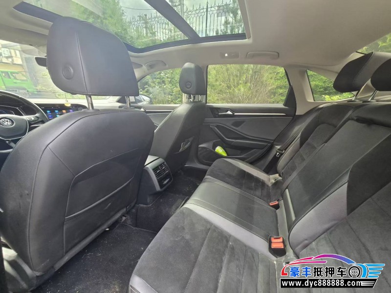 21年大众速腾轿车抵押车出售