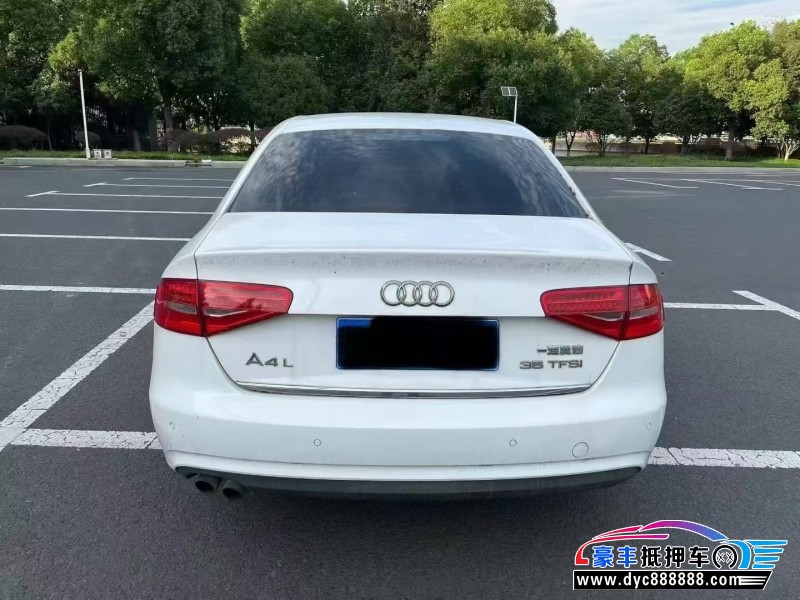 13年奥迪A4轿车抵押车出售