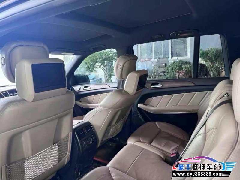 13年奔驰GL轿车抵押车出售