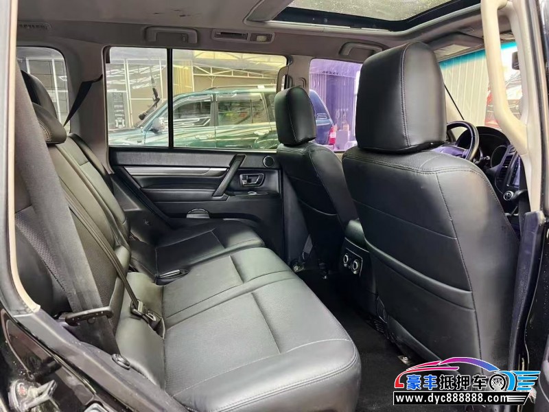 08年三菱帕杰罗轿车抵押车出售