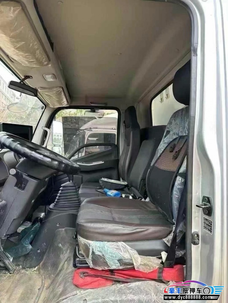 23年福田领航轿车抵押车出售