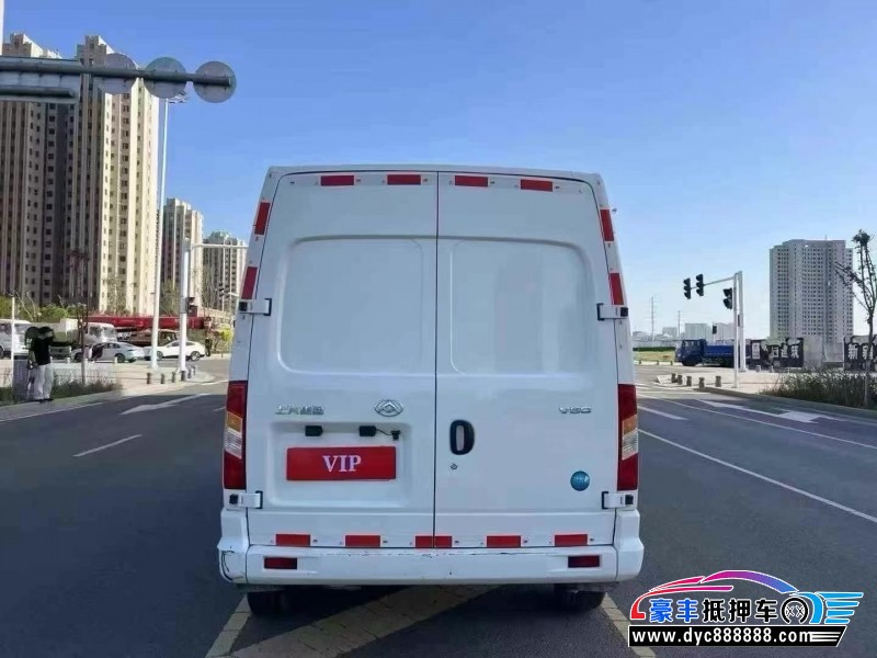 21年上汽大通V80轿车抵押车出售