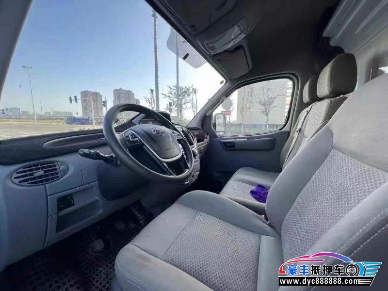 21年上汽大通V80轿车抵押车出售