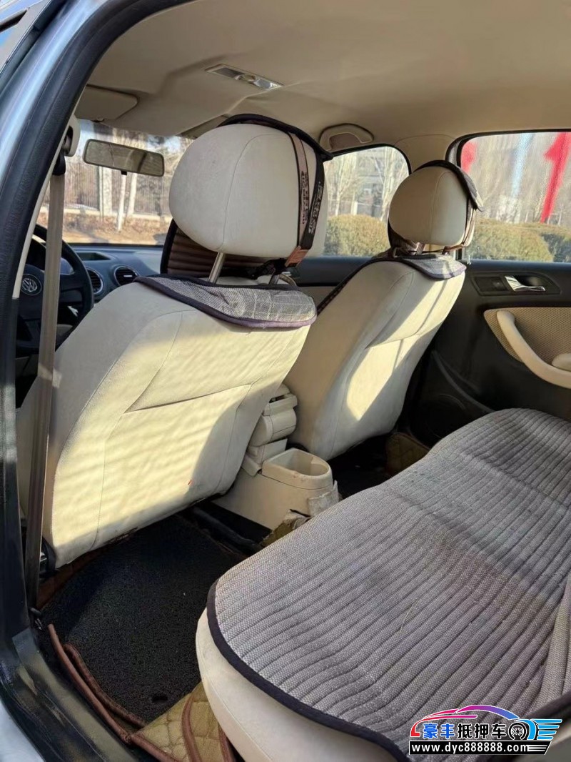 13年大众朗逸轿车抵押车出售