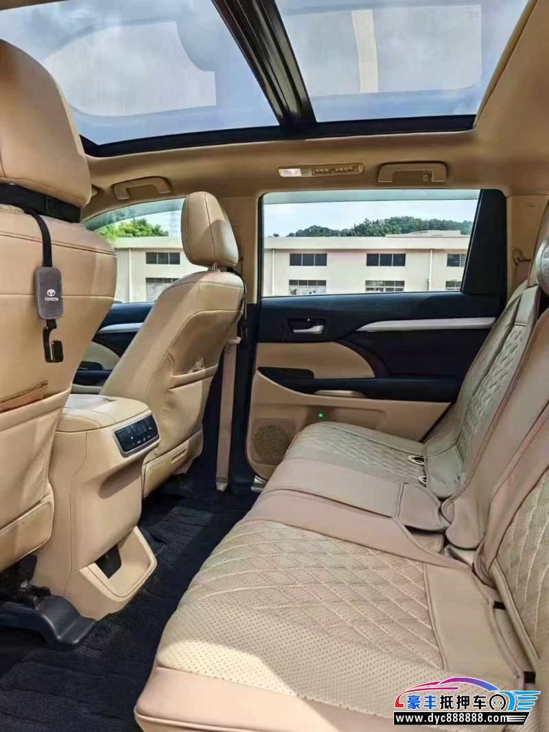 16年丰田汉兰达轿车抵押车出售