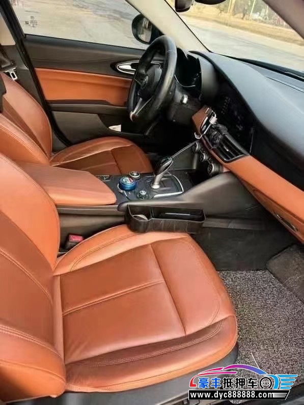 19年阿尔法·罗密欧Giulia轿车抵押车出售