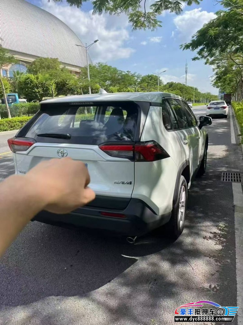 25年丰田RAV4轿车抵押车出售
