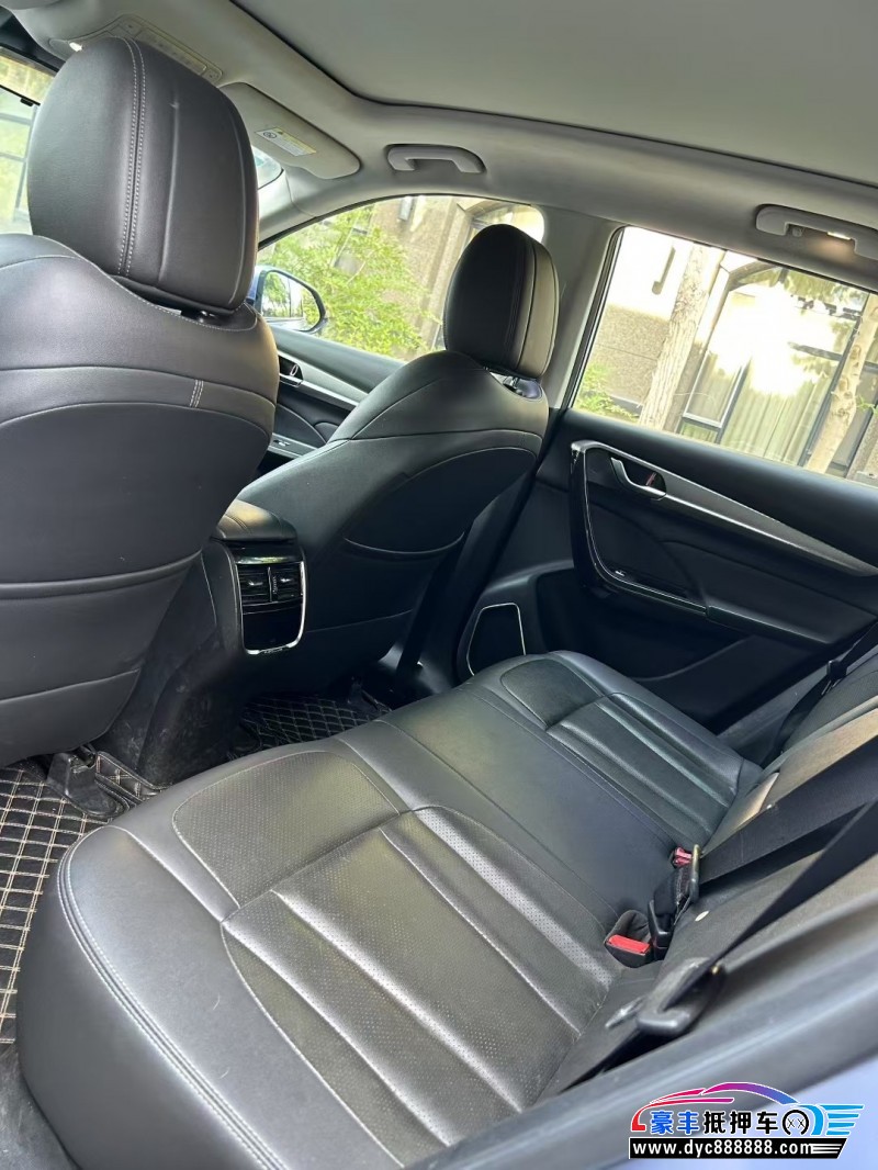 20年东风风神AX7轿车抵押车出售