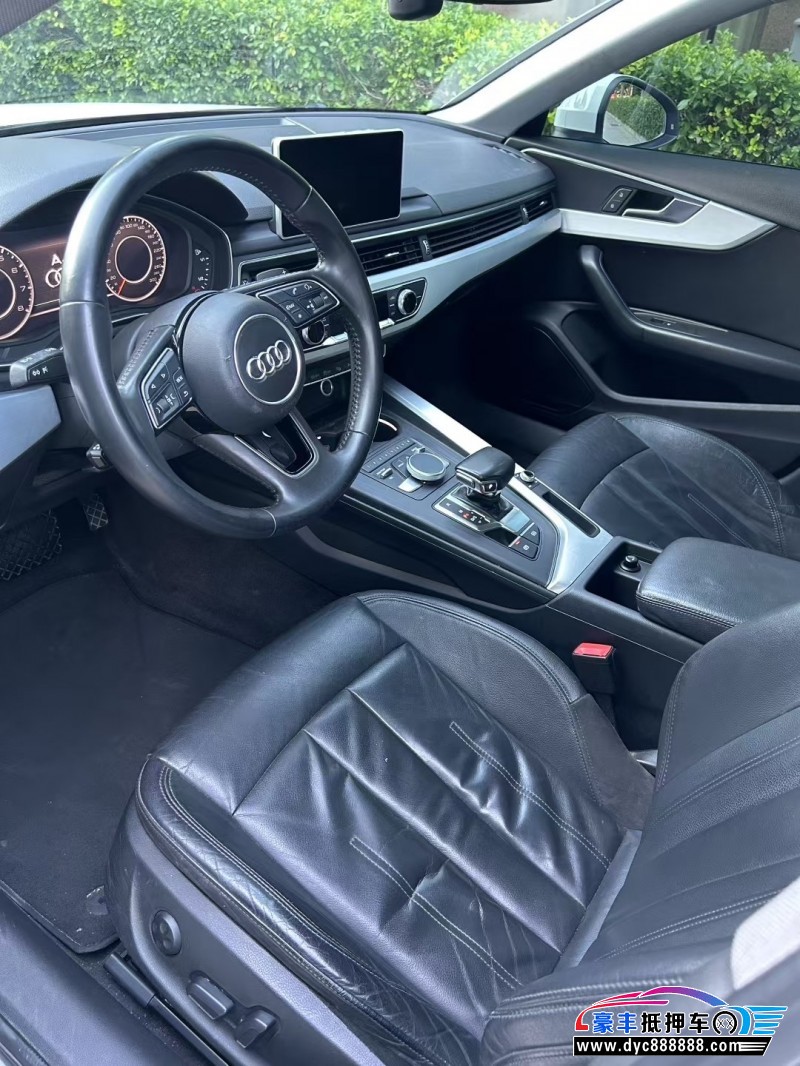 19年奥迪A4轿车抵押车出售