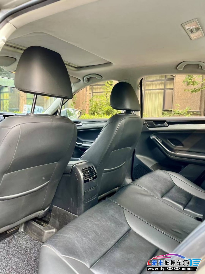 16年大众速腾轿车抵押车出售