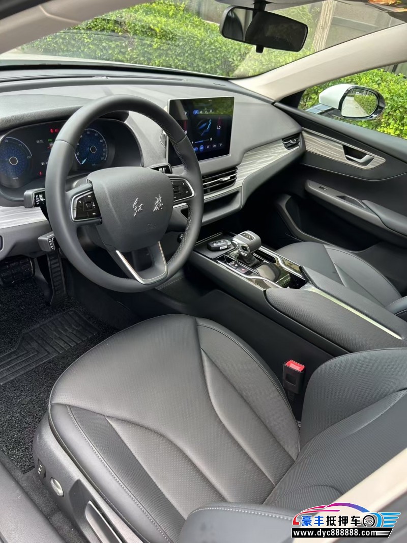 25年红旗EQM5轿车抵押车出售