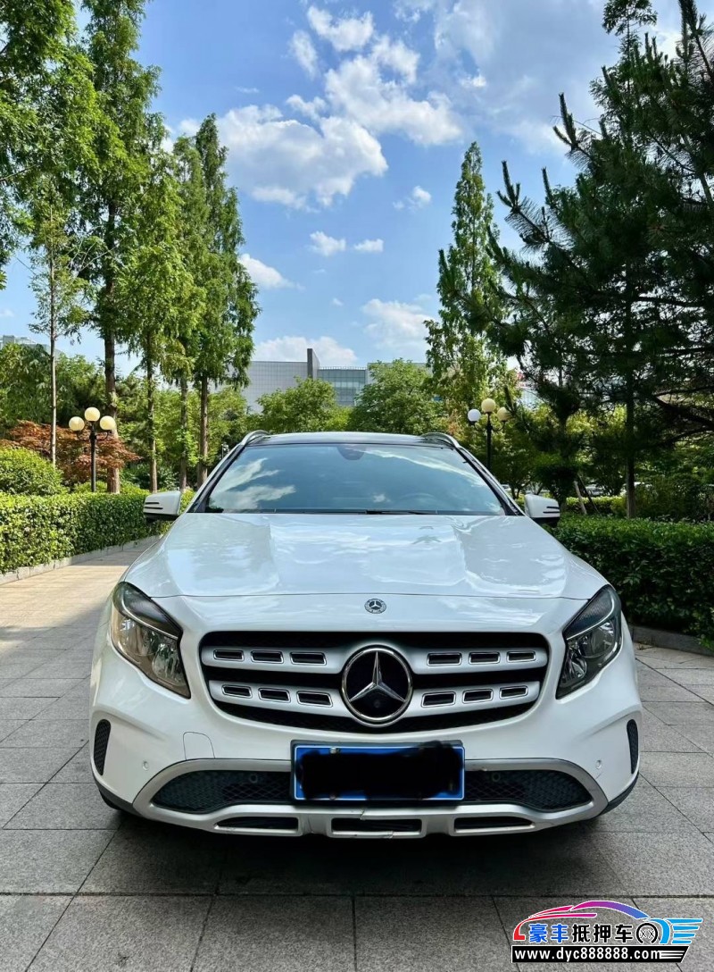 18年奔驰GLA轿车抵押车出售
