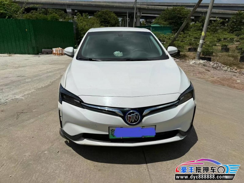 23年别克微蓝轿车