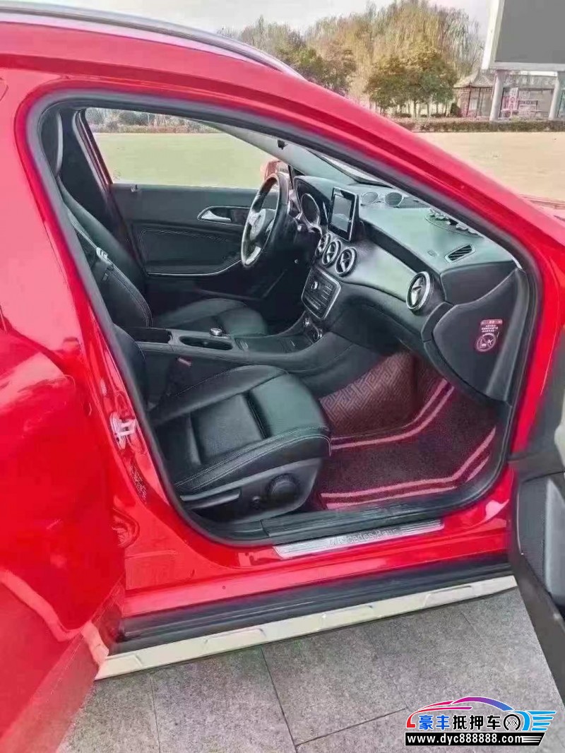 17年奔驰GLA轿车抵押车出售