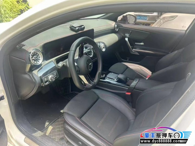 24年奔驰A轿车抵押车出售