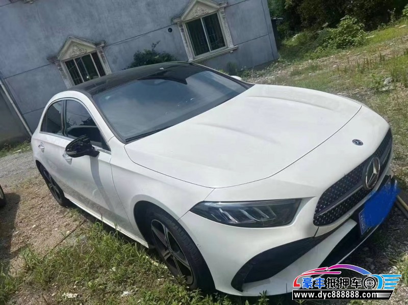 24年奔驰A轿车抵押车出售