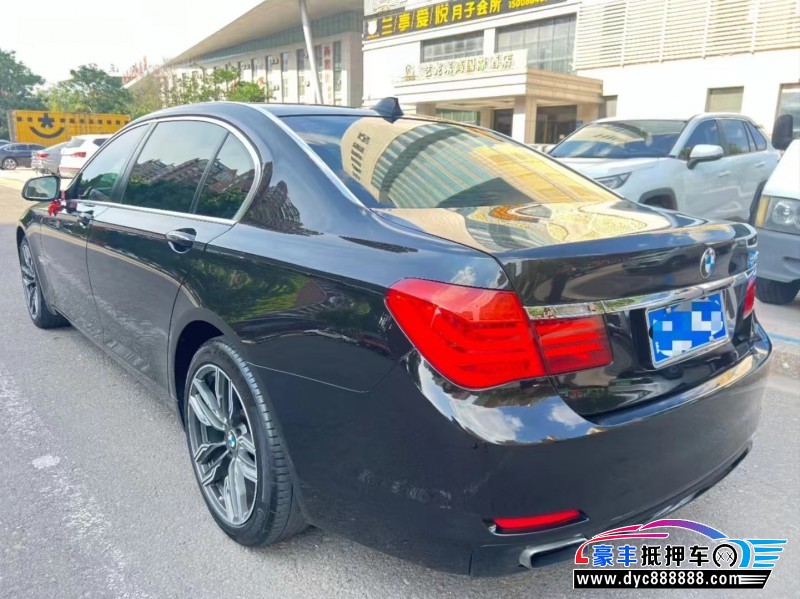 10年宝马7系轿车抵押车出售