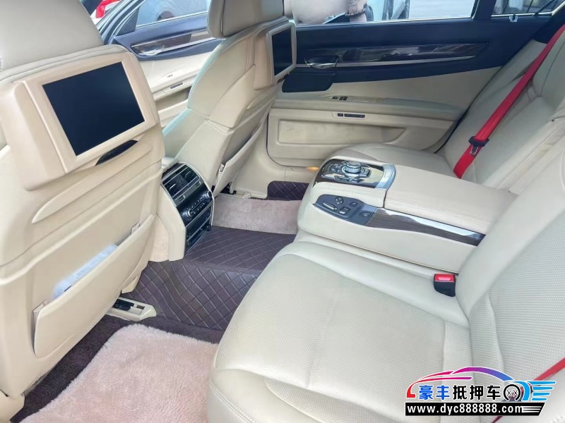 10年宝马7系轿车抵押车出售