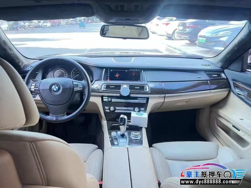 10年宝马7系轿车抵押车出售