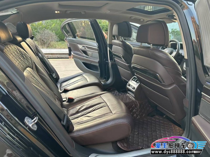 20年宝马7系轿车抵押车出售